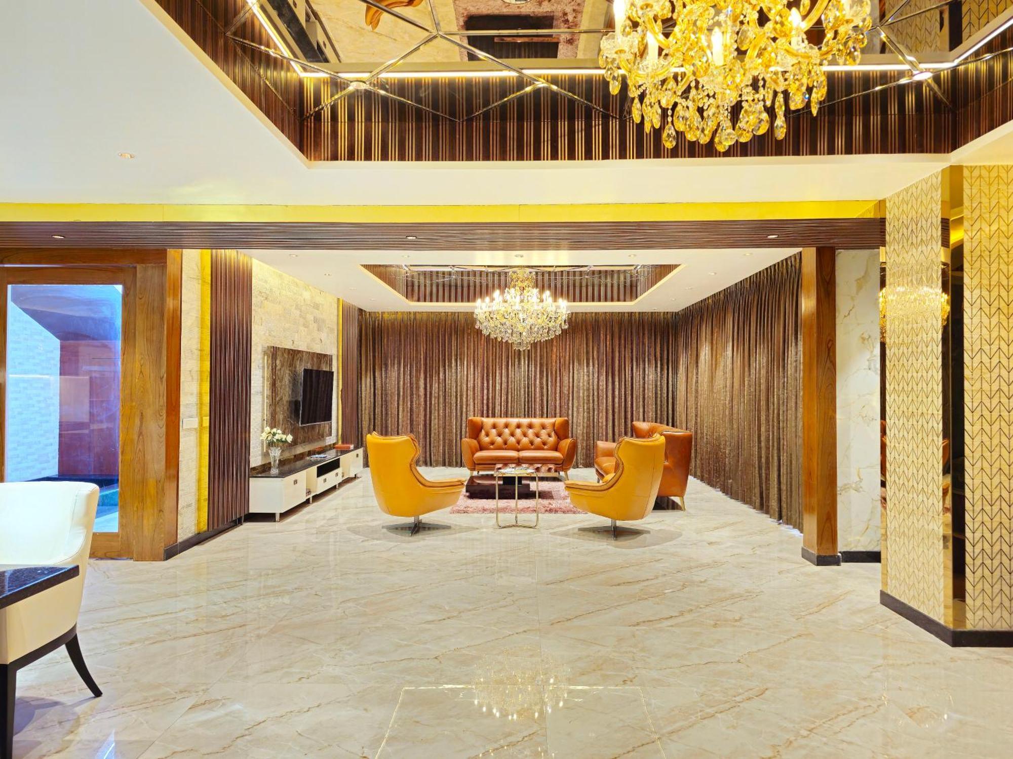 The Pentouz On 100 Feet Road Indiranagar - An Urban Luxury Retreat Apartamento Bangalore Exterior foto