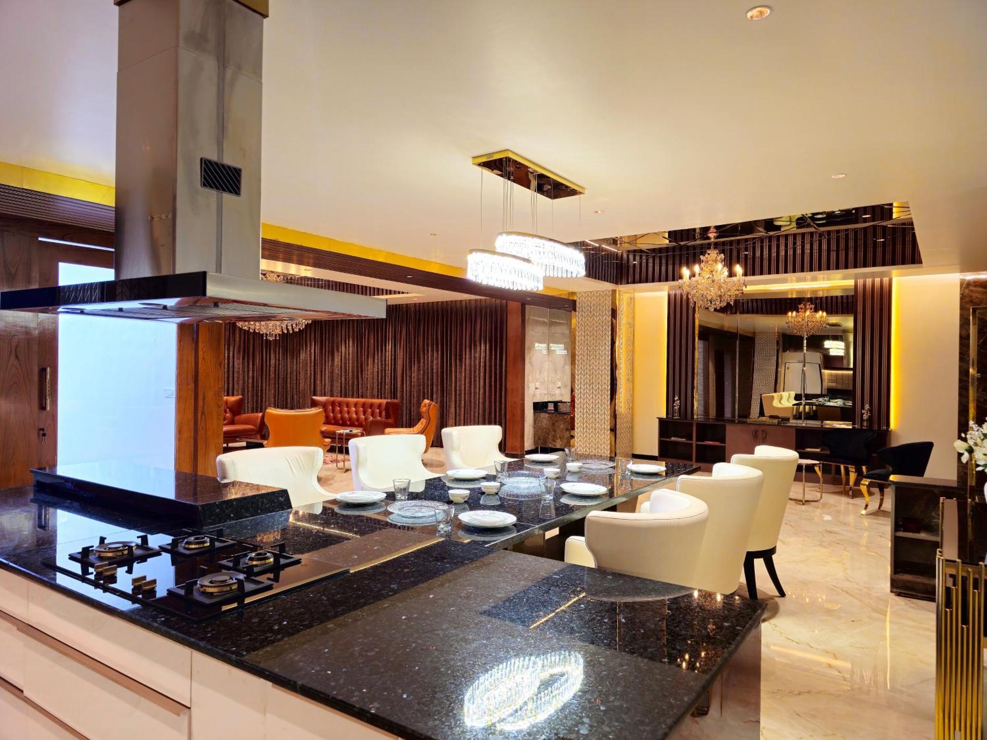 The Pentouz On 100 Feet Road Indiranagar - An Urban Luxury Retreat Apartamento Bangalore Exterior foto