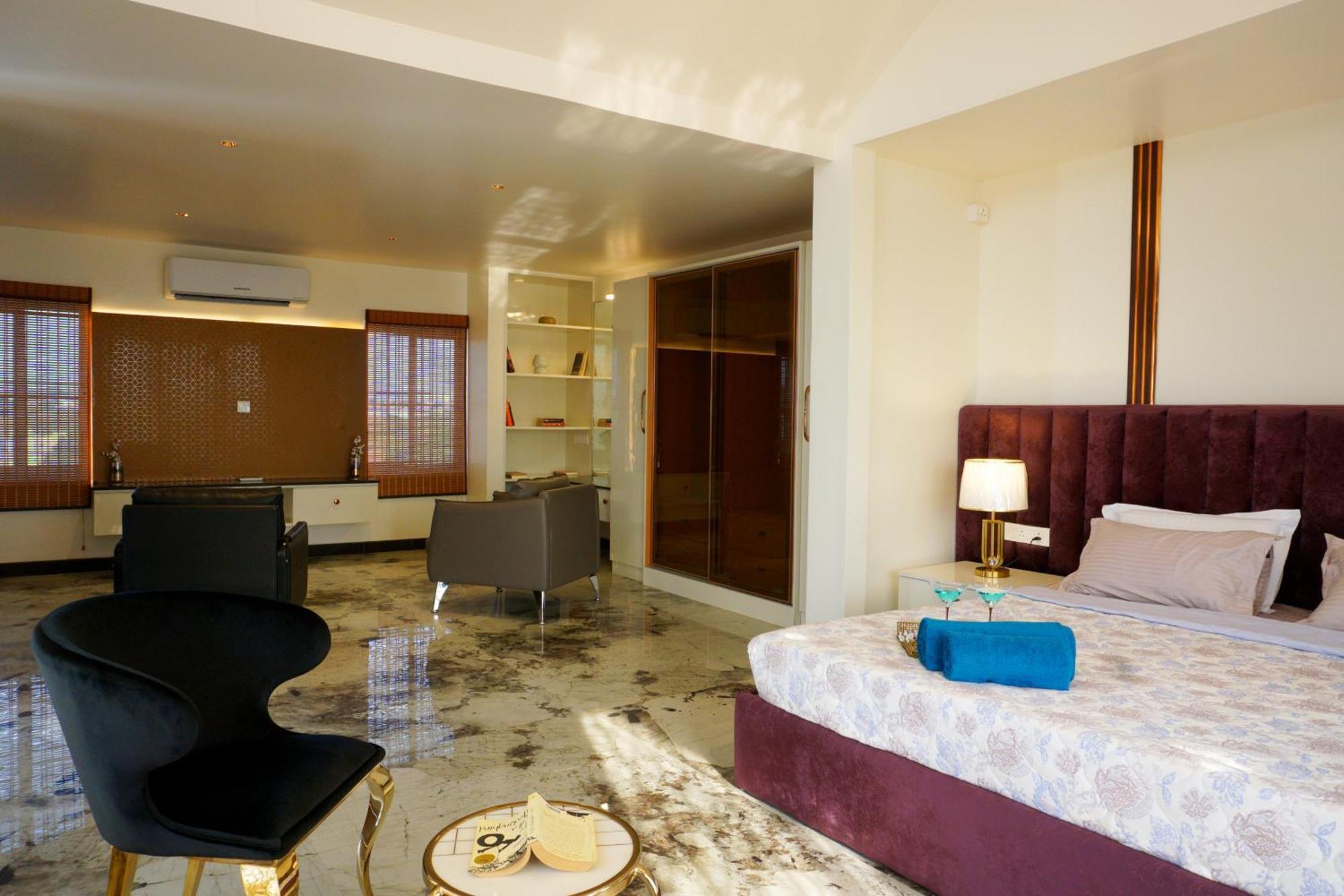 The Pentouz On 100 Feet Road Indiranagar - An Urban Luxury Retreat Apartamento Bangalore Exterior foto