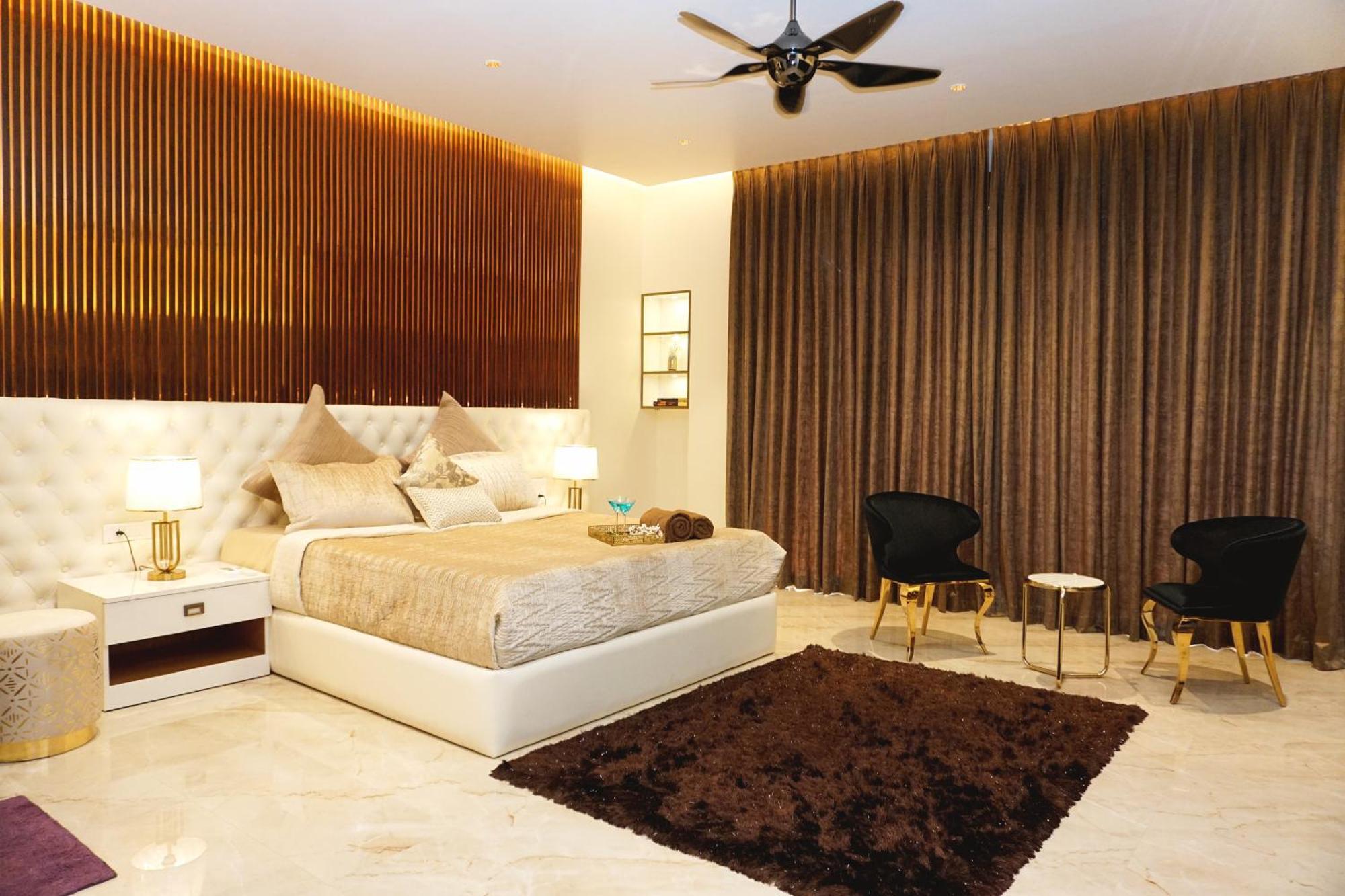 The Pentouz On 100 Feet Road Indiranagar - An Urban Luxury Retreat Apartamento Bangalore Exterior foto