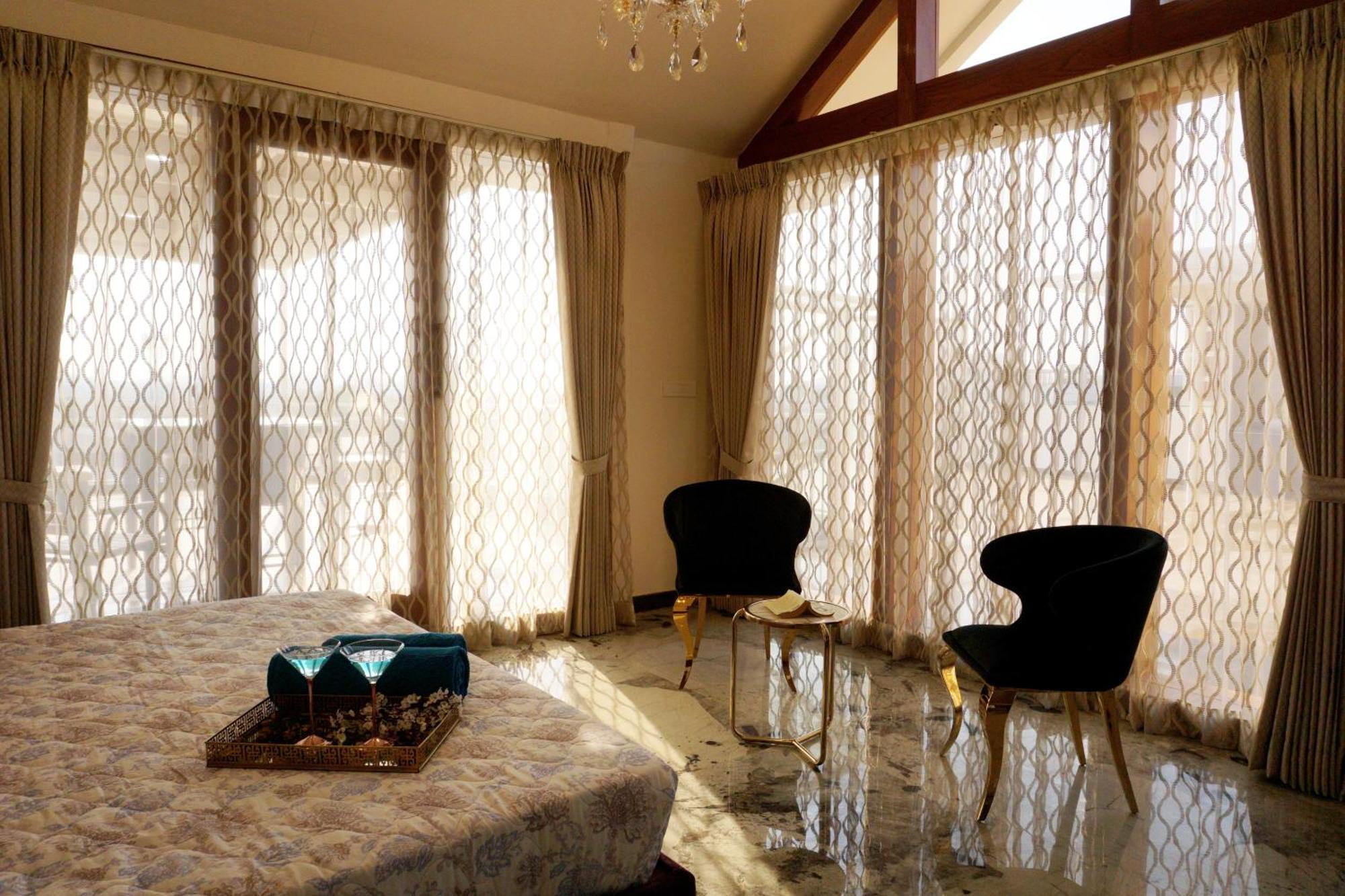 The Pentouz On 100 Feet Road Indiranagar - An Urban Luxury Retreat Apartamento Bangalore Exterior foto